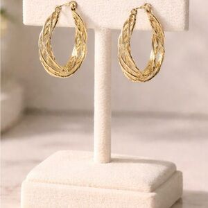 Elegant Gold Hoop Earrings